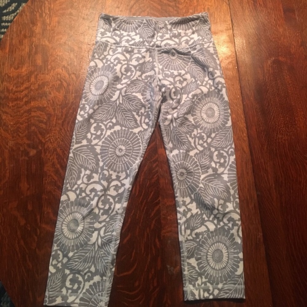 Lululemon wunder under crop leggings
